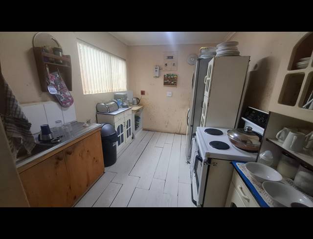 3 BEDROOM FREEHOLD FOR SALE IN WESTRIDGE